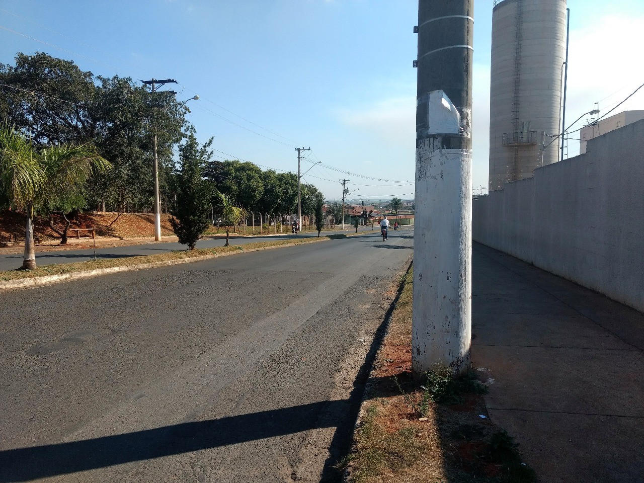 2018621_Kadu Garçom reivindica melhorias na camada asfáltica da avenida Mogi Guaçu.jpg